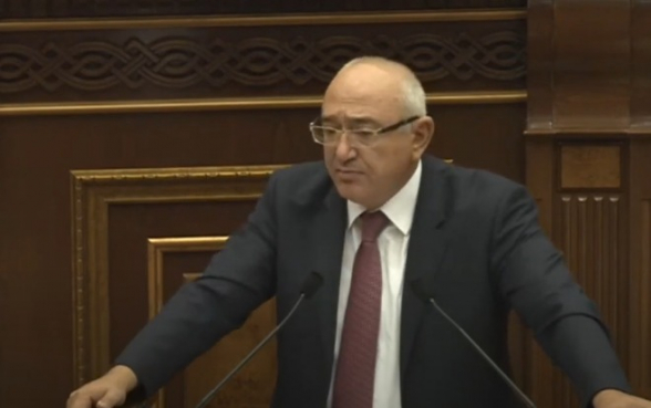 Депутат – Мукучяну: «Какое участие принимает ЦИК в голосовании военнослужащих?» (видео)